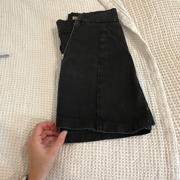 TOPSHOP Black denim embroidered skirt - Picture 2 of 4